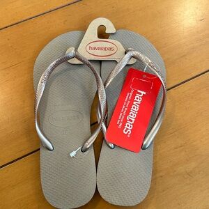 Havaianas flip flop sandal, light brown, women’s size 9/10